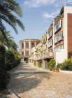 The Beverly Hills Boulevard De Fontaine