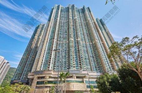 鍾情荃灣縉庭山環境清幽  區內家庭客議價15萬元以723萬元承接530實呎戶