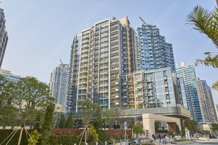 用家加快入市　担心大单位楼价追落后　海天晋四房海景户以1880万元获承接