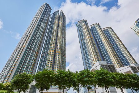 國內投資客睇好後市 承接九龍站擎天半島2房戶 成交價1,330萬元 低市價約3成 2007年貨升值約1.5倍