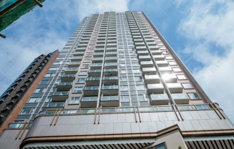 香港仔登峰．南岸255实呎户  新婚上车客555万元入市 2015年货升值逾1成