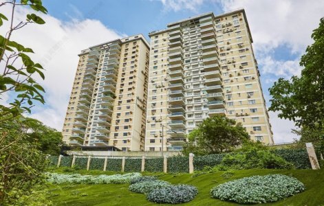 西半山宝珊道宝城大厦2,410实呎大宅租盘 同区客8.65万元月租连车位承接