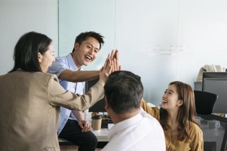 【2023香港樓價】撐起樓市 還看中港通關及政府搶人才計劃