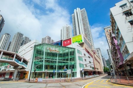 荃灣廣場中層433實呎戶 區內家庭客斥520萬元承接 原業主帳面獲利約402萬元離場 升值約3.4倍