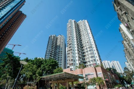 移民盤急讓 粉嶺海聯廣場鳳凰層戶405萬元沽  低銀行估價約兩成  2012年貨 帳面獲利約132萬元