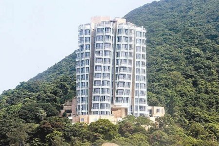 山頂傲璇頂層連天台以5.12億易手　逾9年升值不足1%