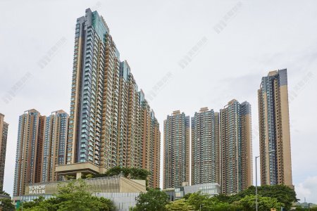 元朗YOHO MIDTOWN录本月最大额成交 罕有4房户放盘1,295万元承接