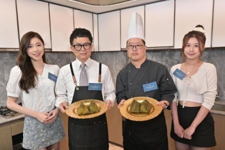 恒地向THE HENLEY、HENLEY PARK參觀人士送出裹蒸糉