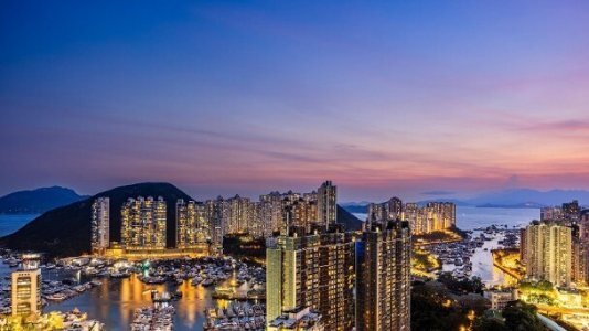 Blue Coast II双破顶价标售出四房户　做价3915万元