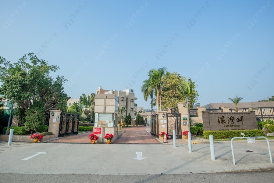 Deep Bay Grove