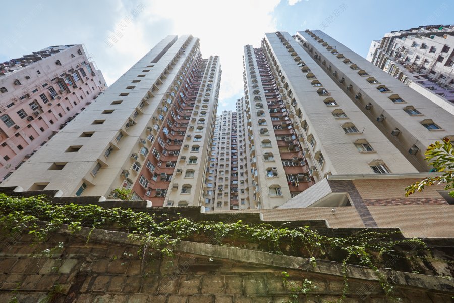 Full Wealth Gardens