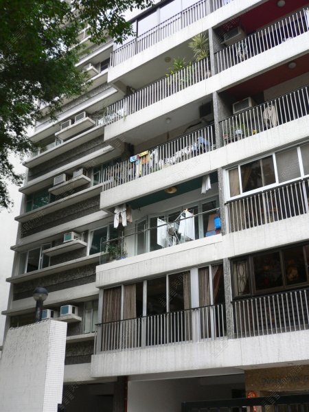 Mantin Court