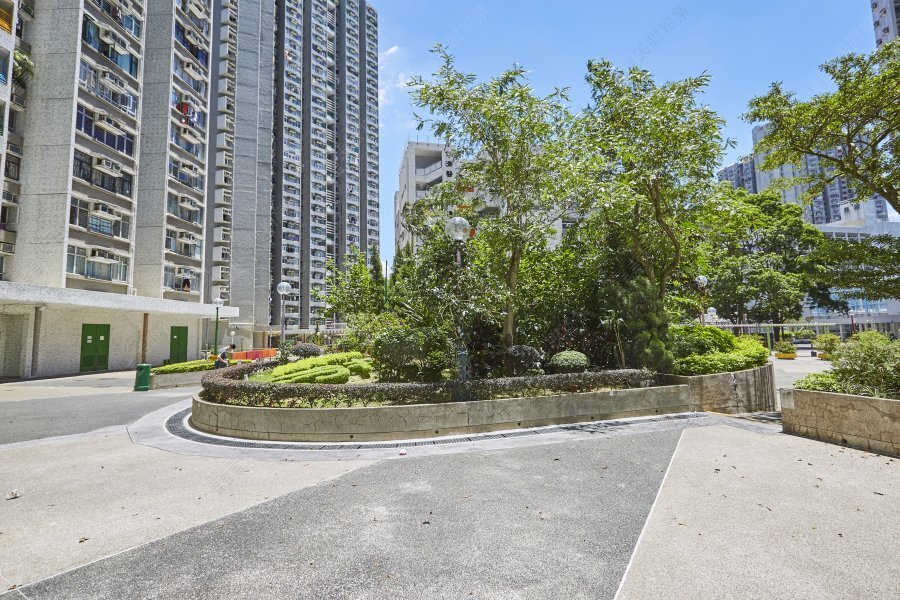 Tak Nga Court
