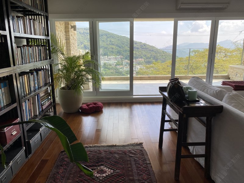 Clearwater Bay Apartments
