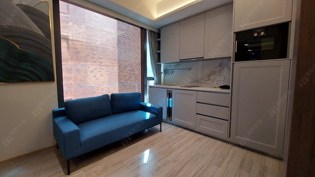 Central 8