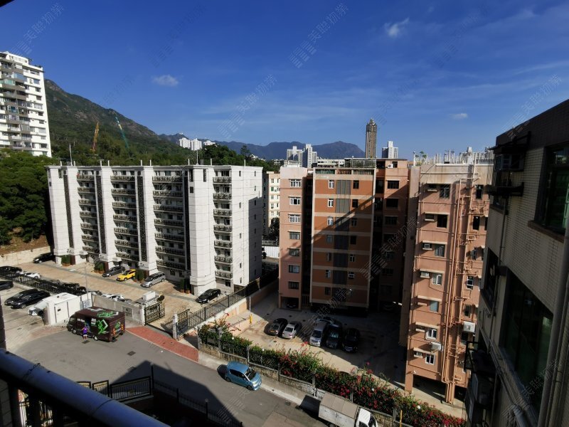 Manhattan Court