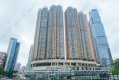 荃灣萬景峰頂層複式連天台單位戶大幅減價1,200萬元 4,800萬元獲區內家庭客承接 為本月區內大額成交 2007年貨  帳面仍賺逾2,700多萬元