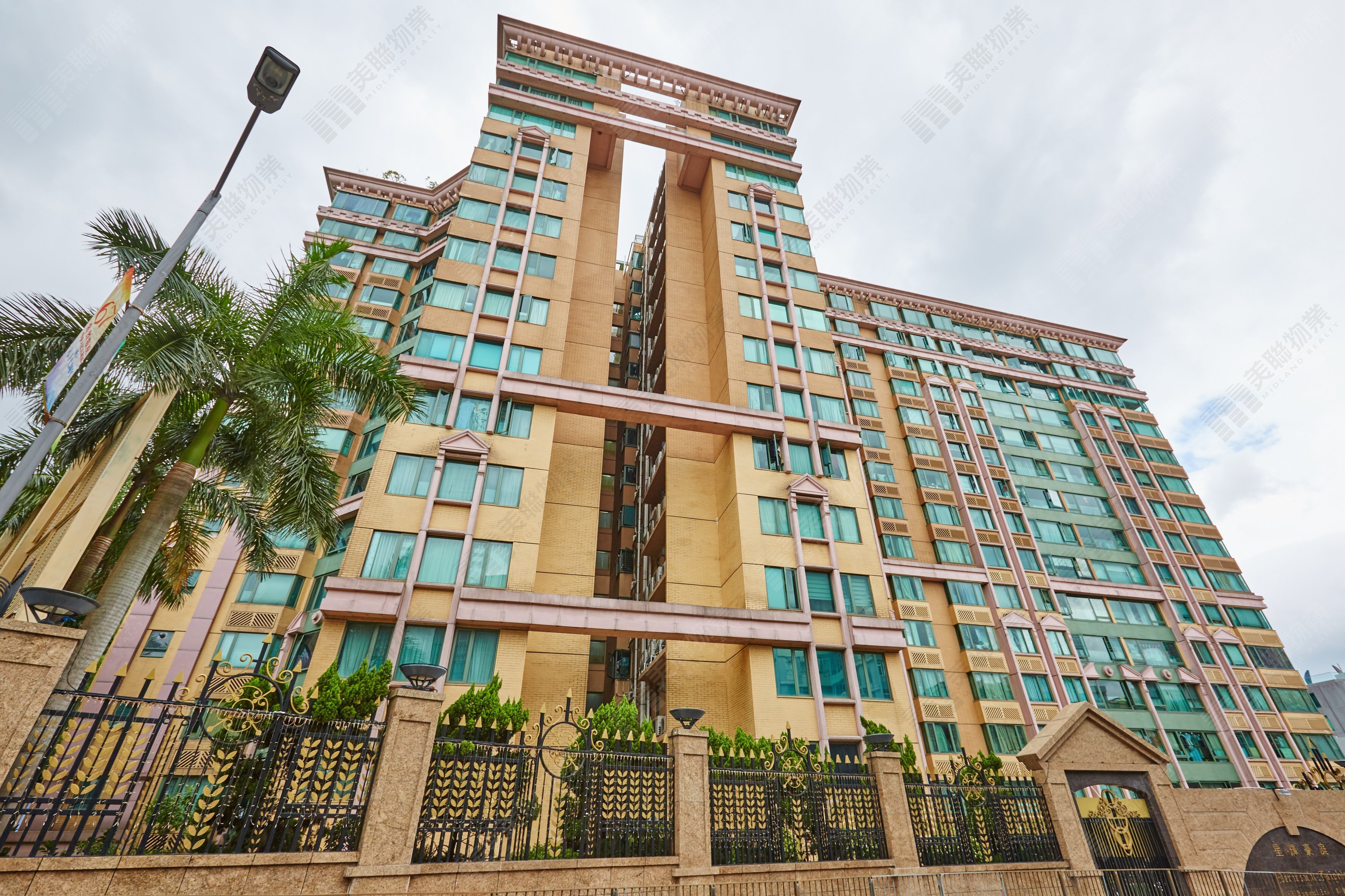 A list of Peninsula Heights (Kowloon Tong) Properties for Sale & Rent