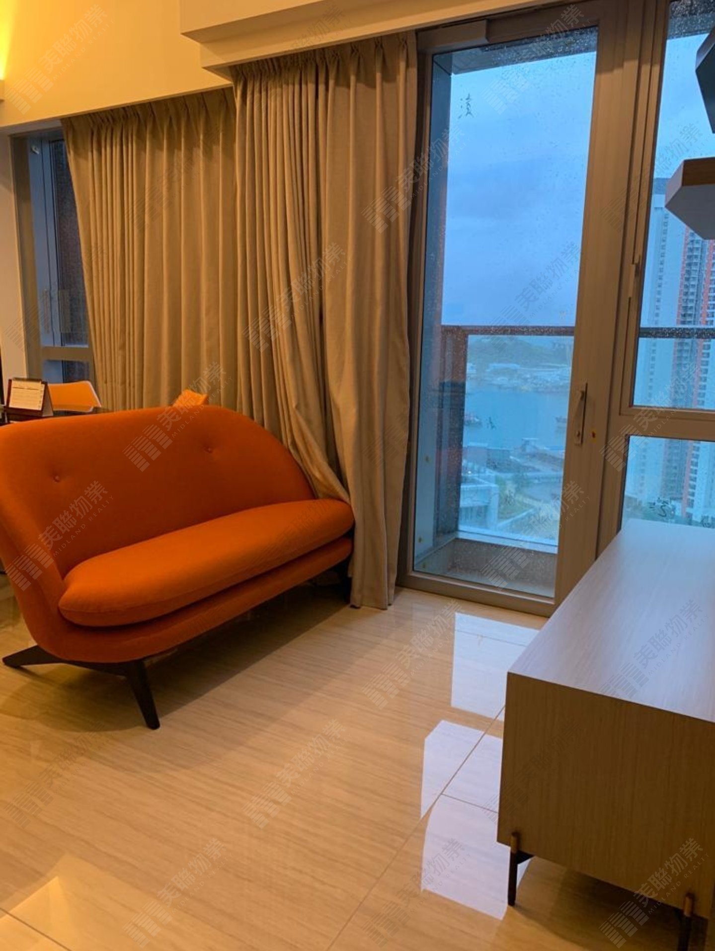 Lai Chi Kok Cullinan West Flat J, Lower Floor, Tower 6, Phase 5