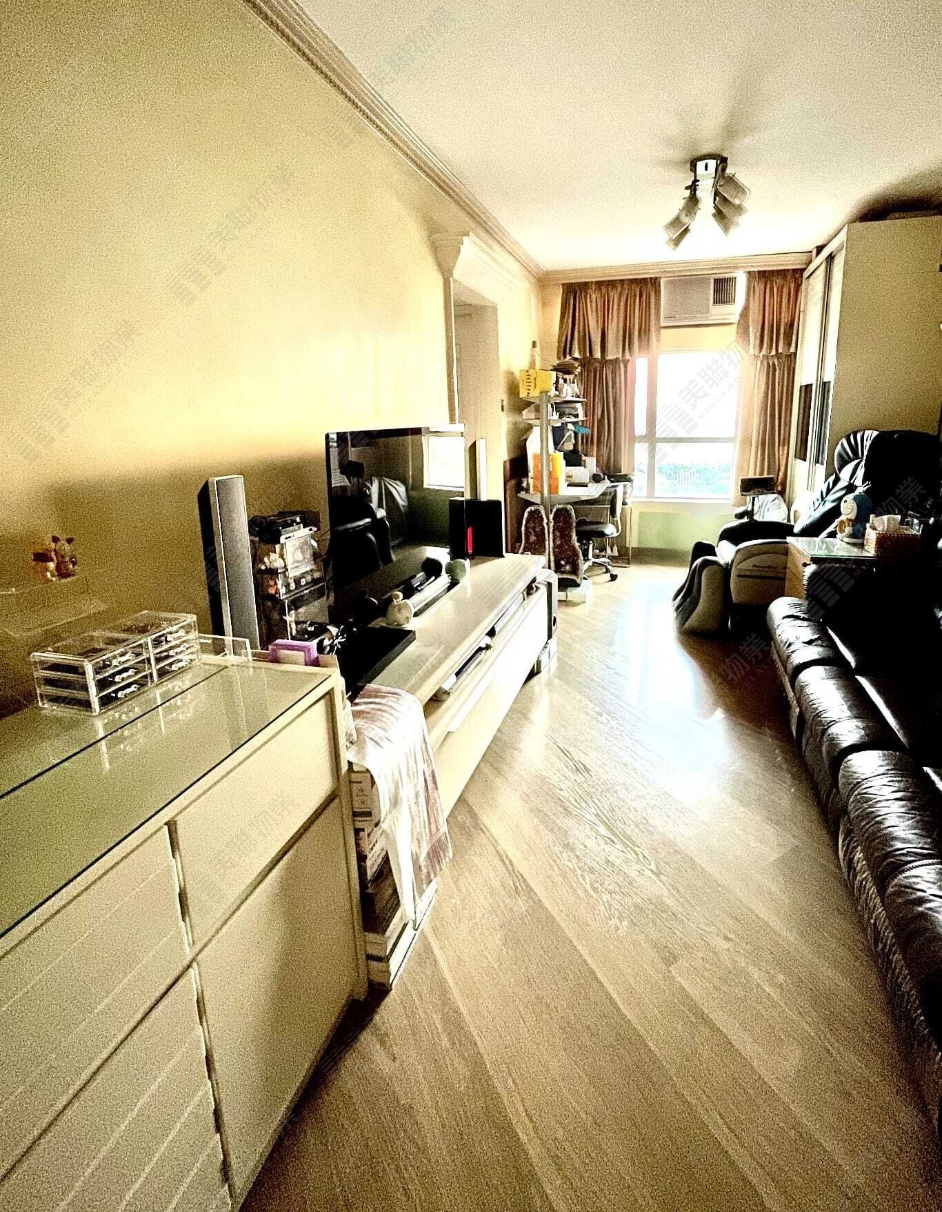 Siu Lam / So Kwun Wat / Castle Peak Bay Flat C Middle Floor Block 02