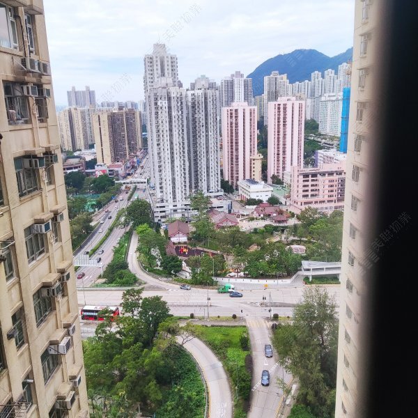 Lung Poon Court