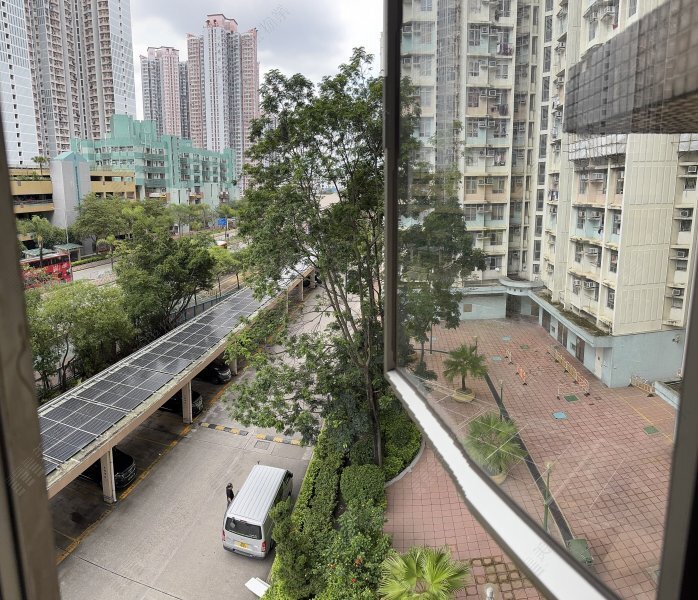 Tin Chung Court