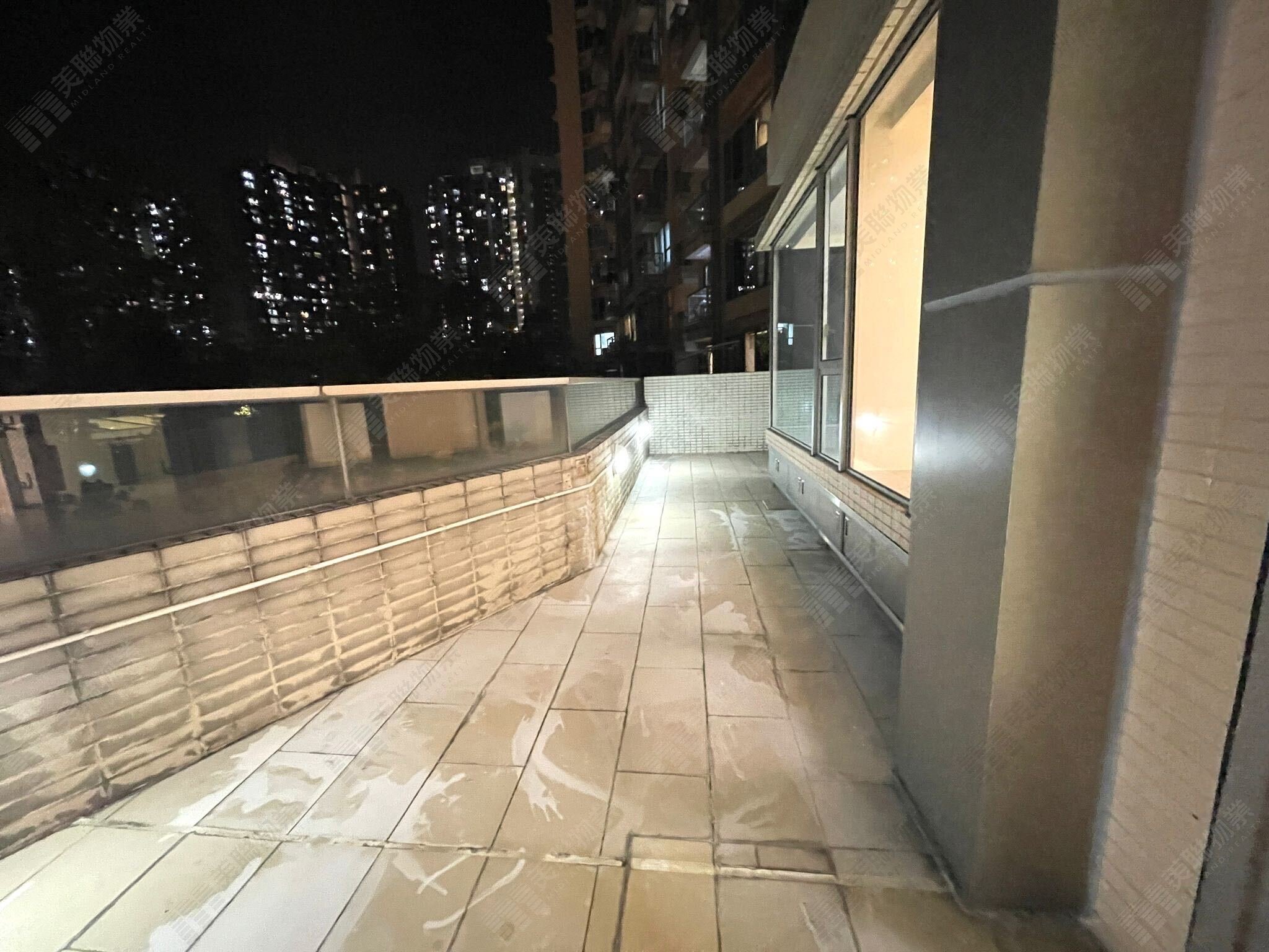 銀湖天峰