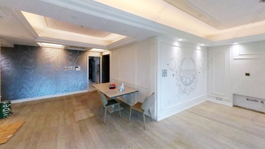 Dynasty Court